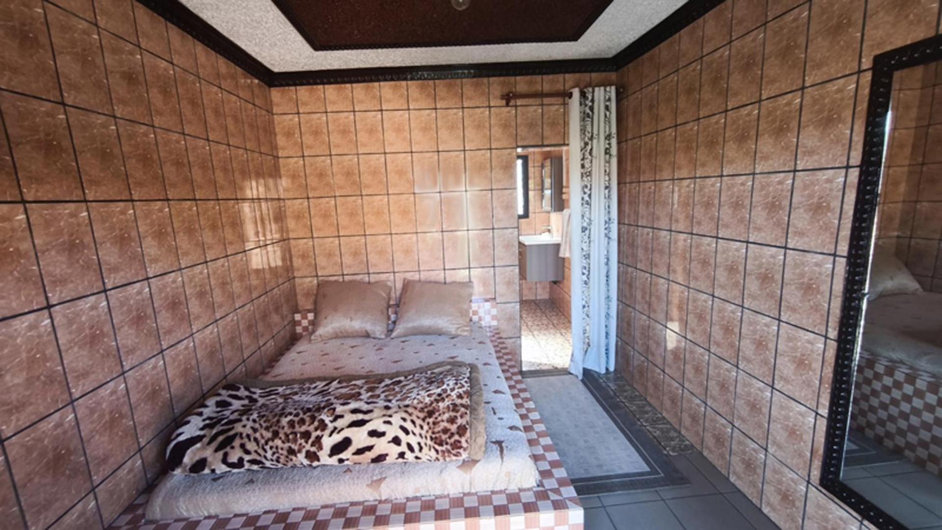 Hotel Restaurant Le Miamiam Glouglou Ambositra Екстериор снимка