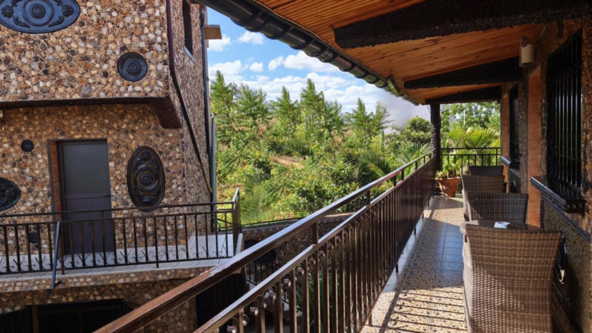 Hotel Restaurant Le Miamiam Glouglou Ambositra Екстериор снимка