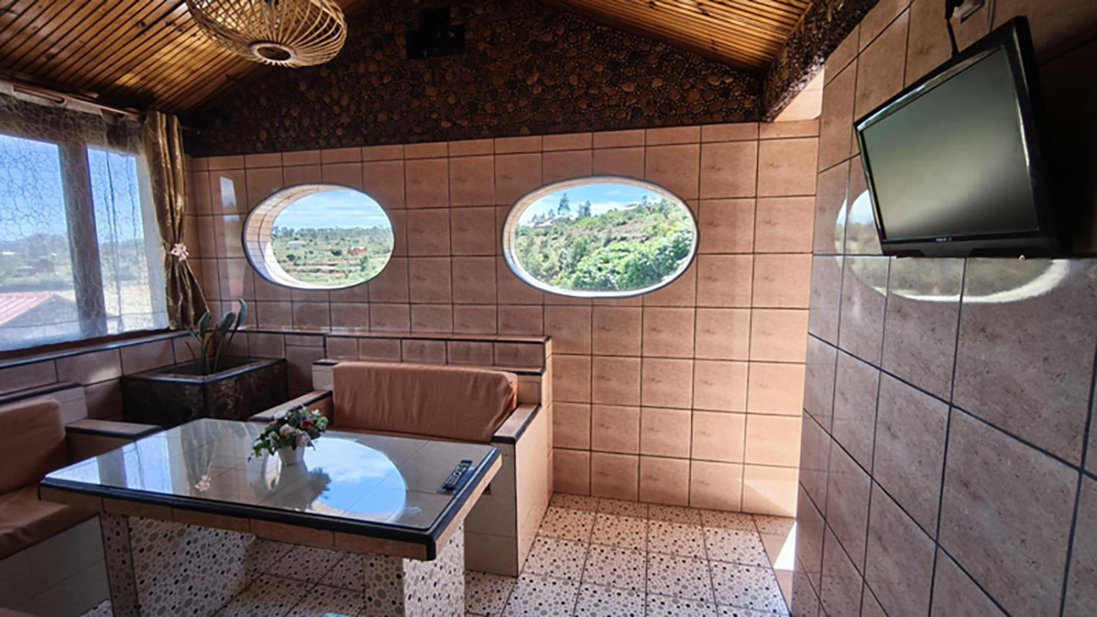 Hotel Restaurant Le Miamiam Glouglou Ambositra Екстериор снимка